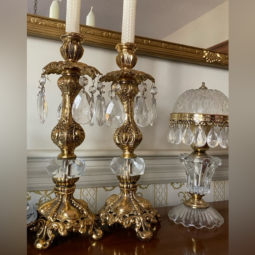 Antique 1952 Hollywood Regency Brass Cut Crystal Candlesticks With Prisms RARE! - Picture 9 of 10